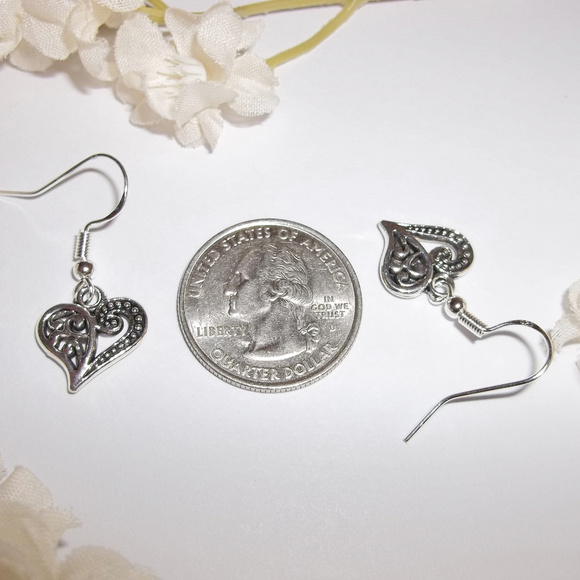 Earrings, Minimalist Earring, Silver Heart Earrings Set Pair Lightweight 4550 - Picture 3 of 8